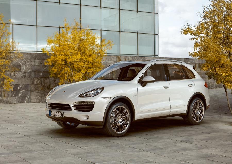  Porsche Cayenne S Hybrid 2010 года  (фото 15 из 16)